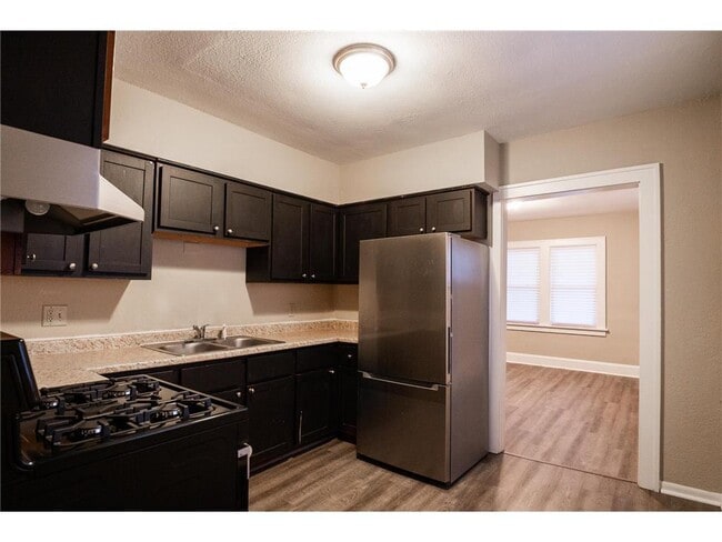 Building Photo - 3547 N Girard Ave