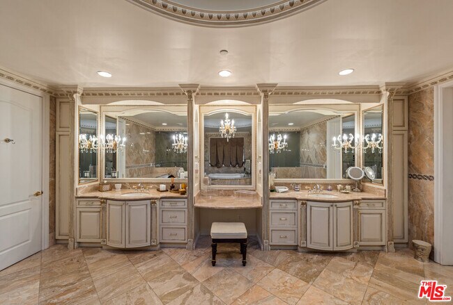 Building Photo - 1455 Robmar Dr