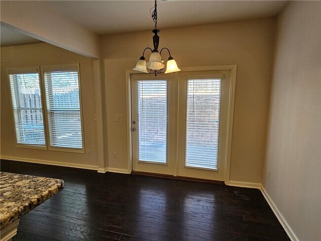 Building Photo - 6185 Crested Moss Dr