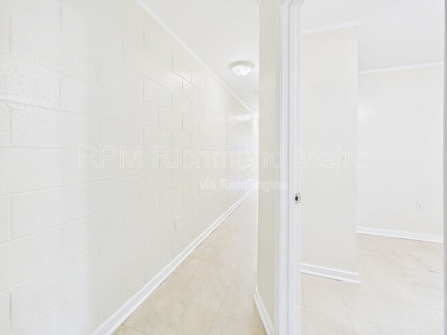 Building Photo - 923 N 20th St