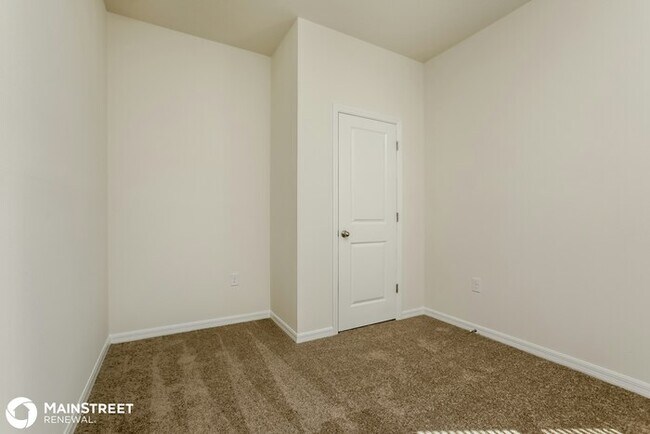 Building Photo - 3013 Neverland Dr