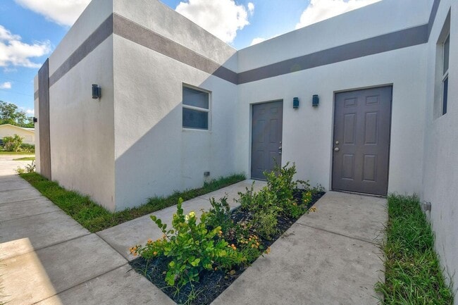 Building Photo - 1177 Ac Evans St