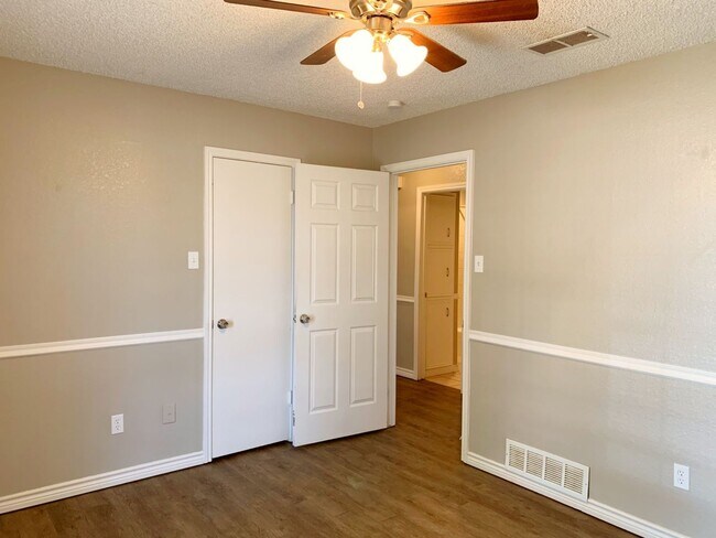 Building Photo - 3 Bed 2 bath Lubbock ISD