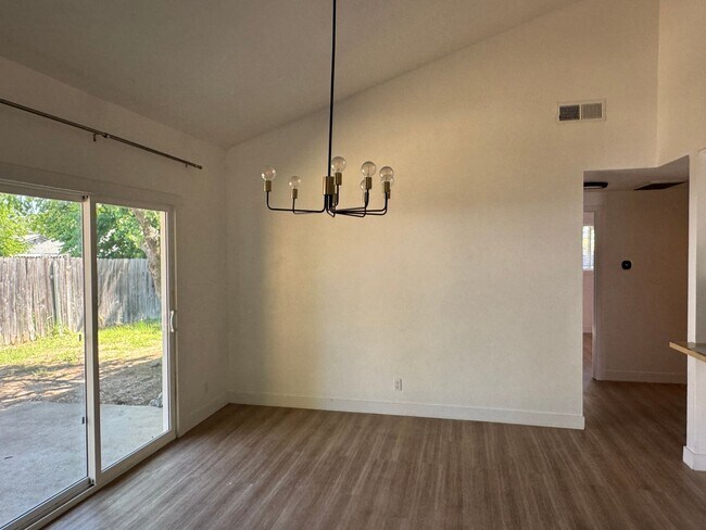 Building Photo - 5810-5812 Hazel Avenue
