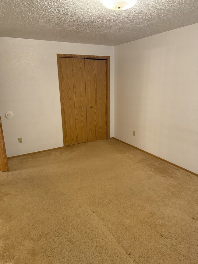 Building Photo - 1232 SW Maple Tree Ct