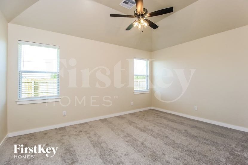 Building Photo - 847 Acorn Bnd