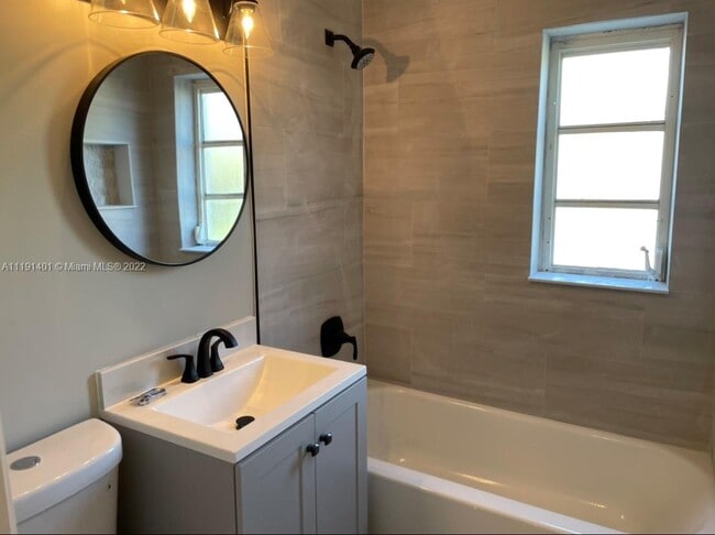 Building Photo - 14941 Tyler St