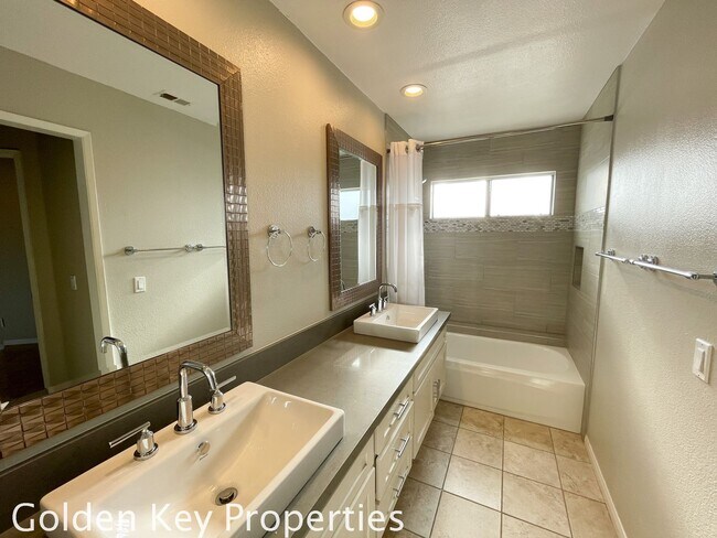 Building Photo - Ground Floor Condo in Paseo De La Costa!
