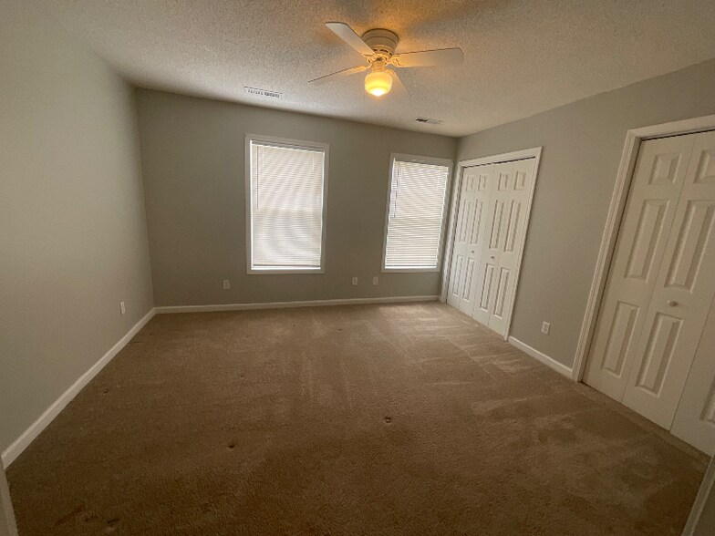 Building Photo - 45 Tulip Grove Cir