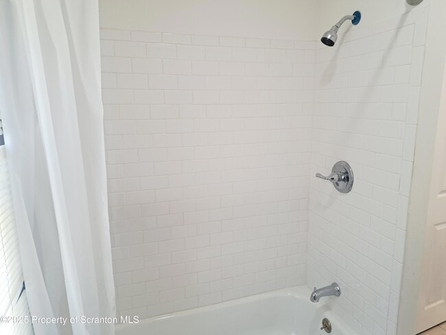 Building Photo - 625 Rosen Ct