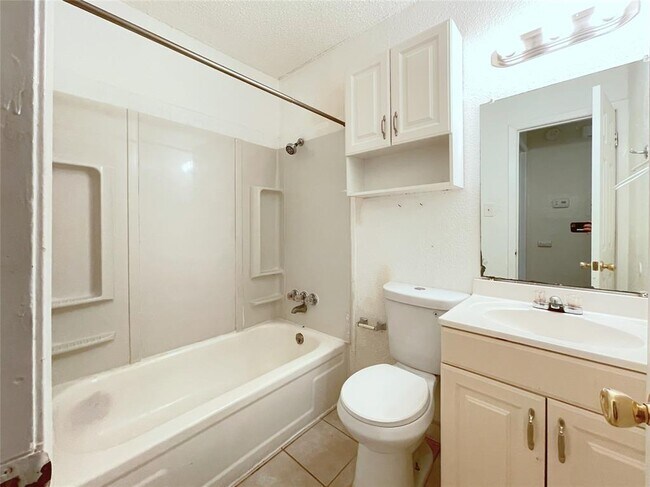 Building Photo - 2809 Parker Ln