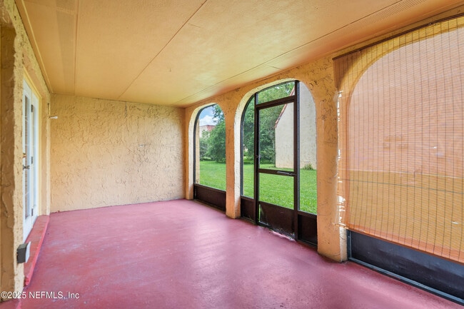 Building Photo - 6552 La Mirada Dr E