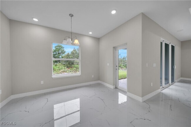 Building Photo - 543 McArthur Blvd