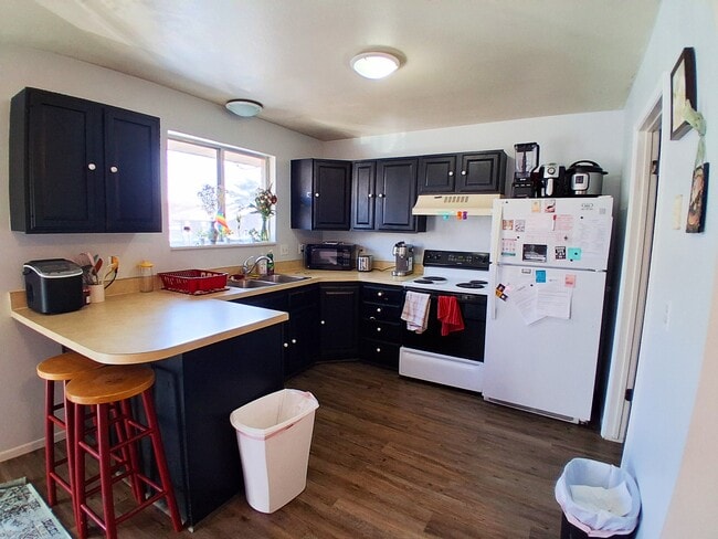 Building Photo - 1728 N 550 W