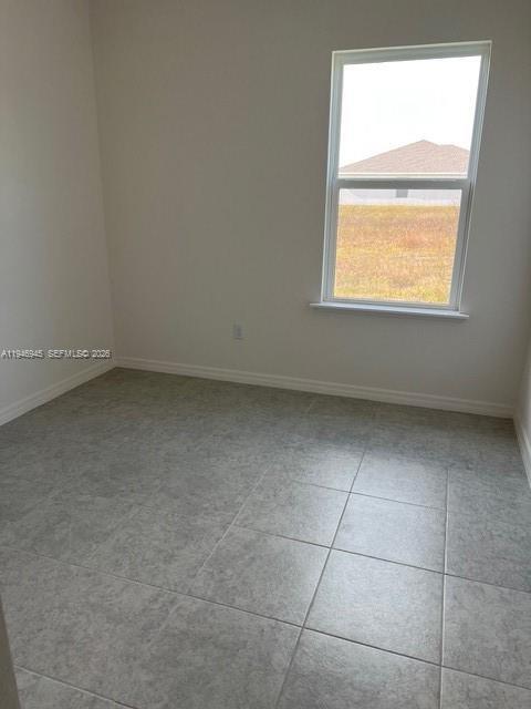 Building Photo - 2027 Churchill Ave N