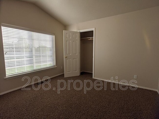 Building Photo - 611 N Kayden Way