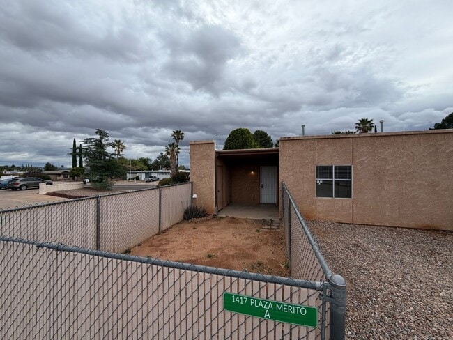 Building Photo - FRESHLY REMODELED!