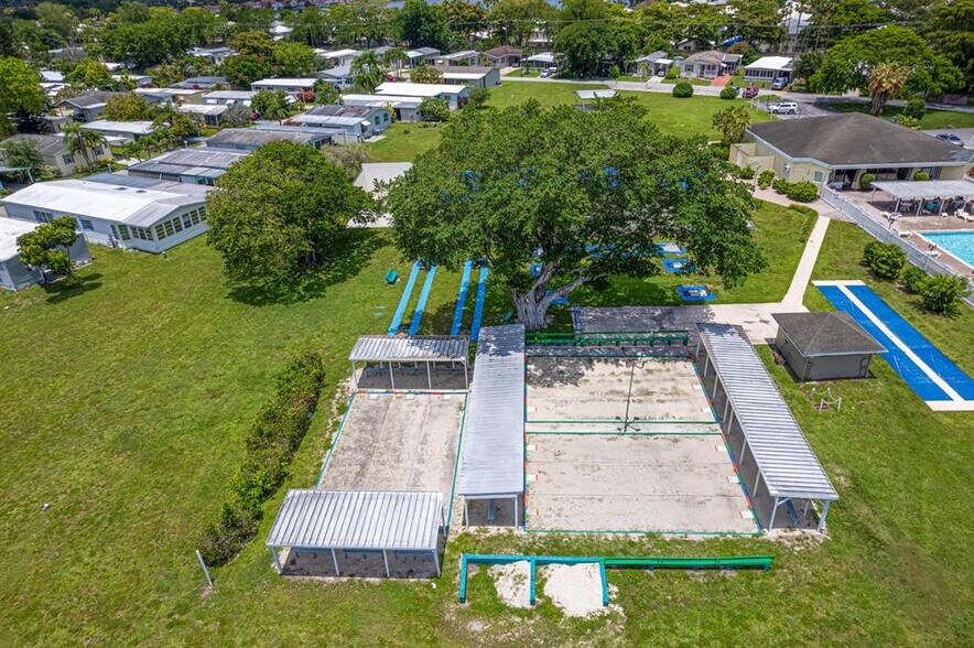 Building Photo - 6466 Buena Vista Dr