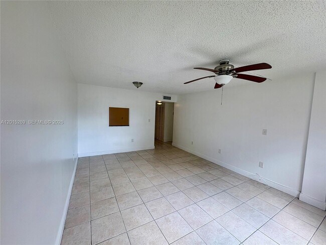 Building Photo - 4304 NW 9th Ave