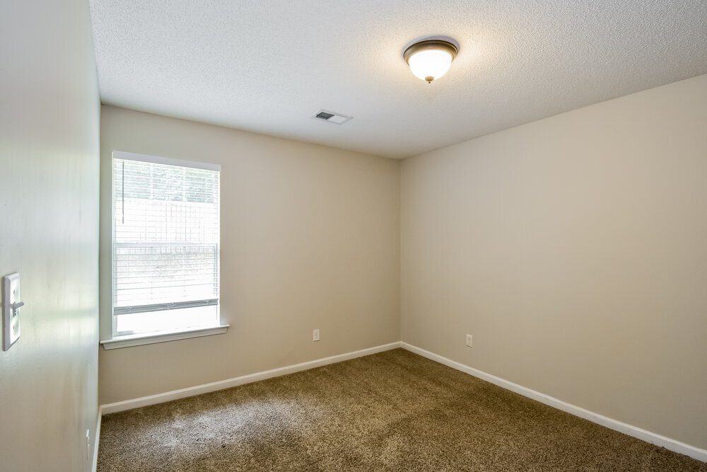 Building Photo - 9889 Southern Oak Way