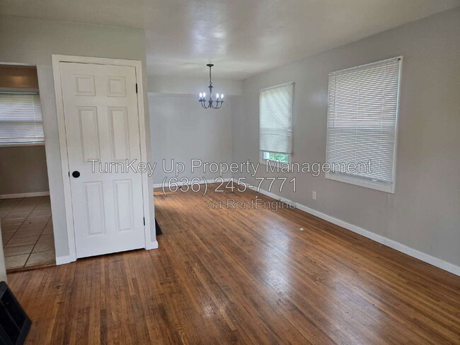 Building Photo - 312 Banff Cir