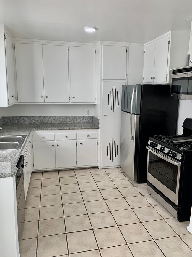 Interior Photo - 8871 18th St