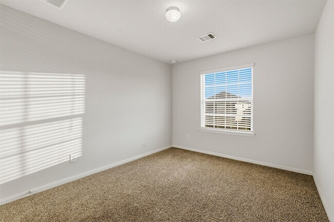 Building Photo - 5758 Manning Crk Trl