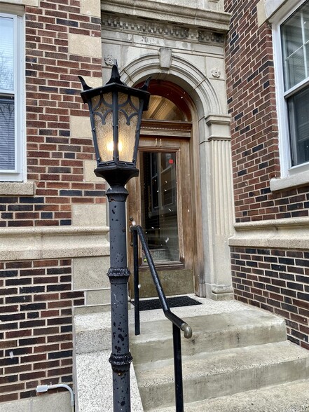 Building Photo - 27 Ellery St