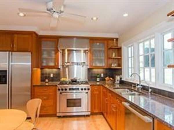 Building Photo - 381 VFW Parkway