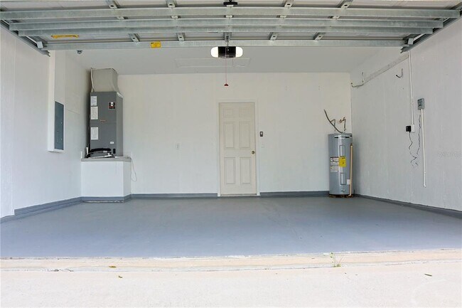 Building Photo - 558 Knollwood Dr