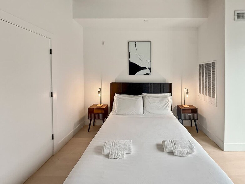 Building Photo - 1247 N 2nd St