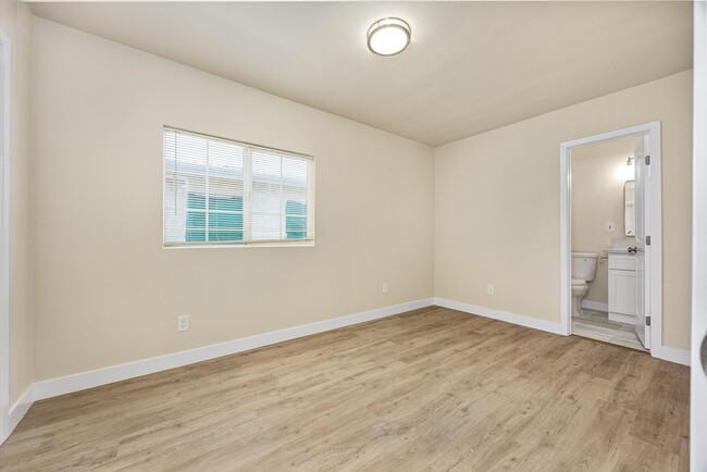 Building Photo - 2229 Gale Ave