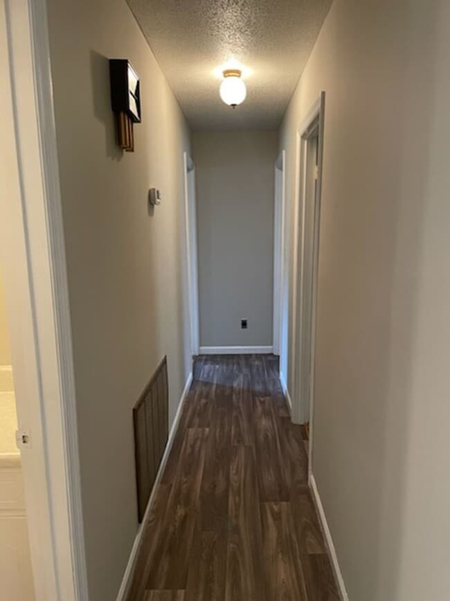 Building Photo - SINGLE FAMILY HOME