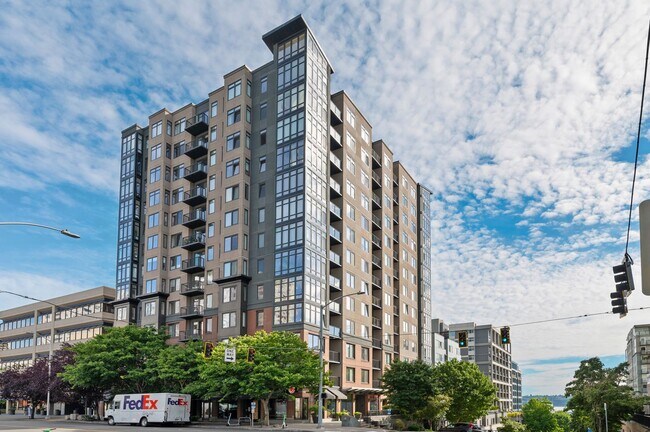 Building Photo - Beautiful Studio in Belltown