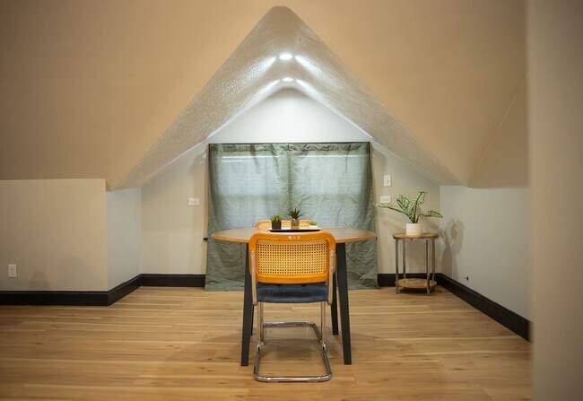 Building Photo - 4174 Cass St