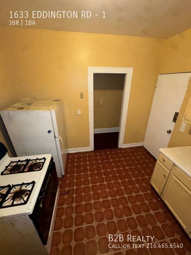 Building Photo - 1633 Eddington Rd