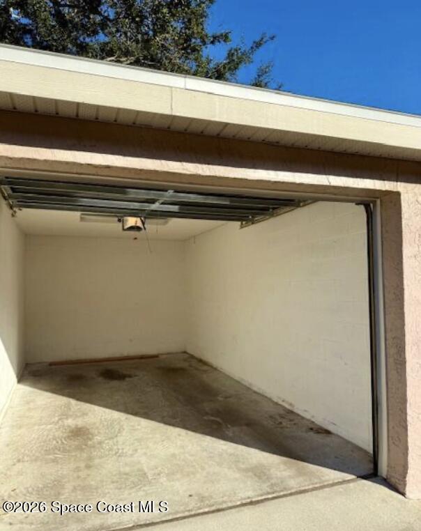 Building Photo - 7667 N Wickham Rd