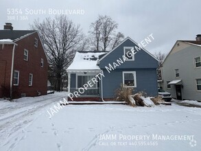 Building Photo - Recently Renovated 3-Bedroom Home in Maple...