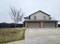 Building Photo - 8803 SW 45th St