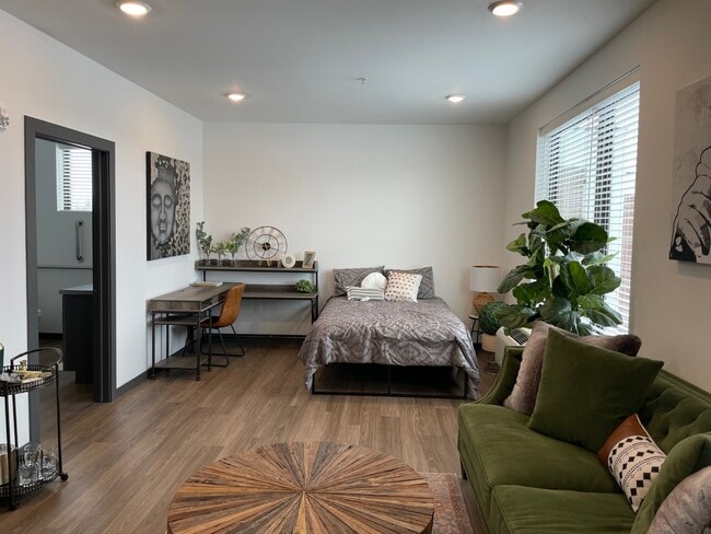 Building Photo - The Traveler Apartments