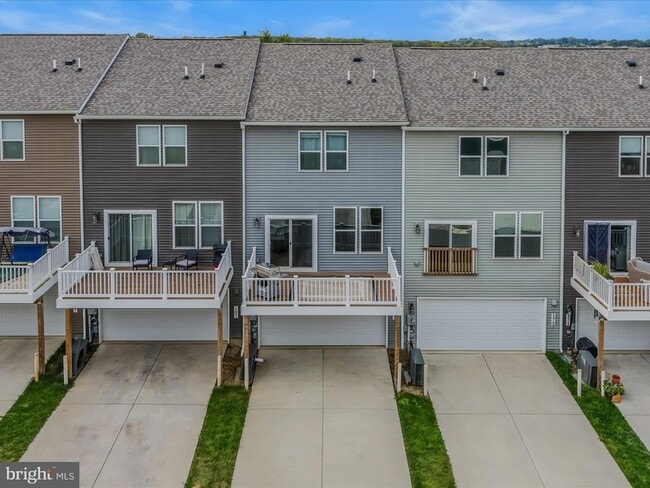 Building Photo - 179 Presidents Pointe Ave