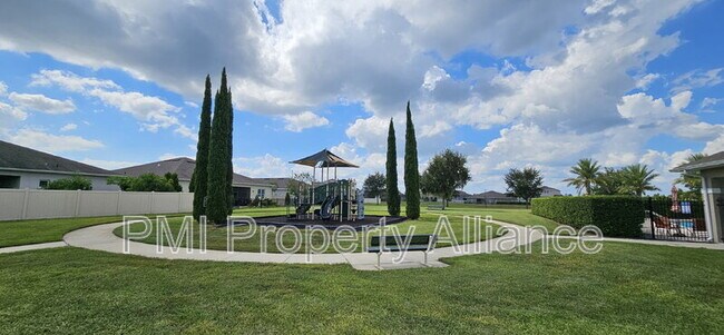 Building Photo - 710 Birch Hollow Dr