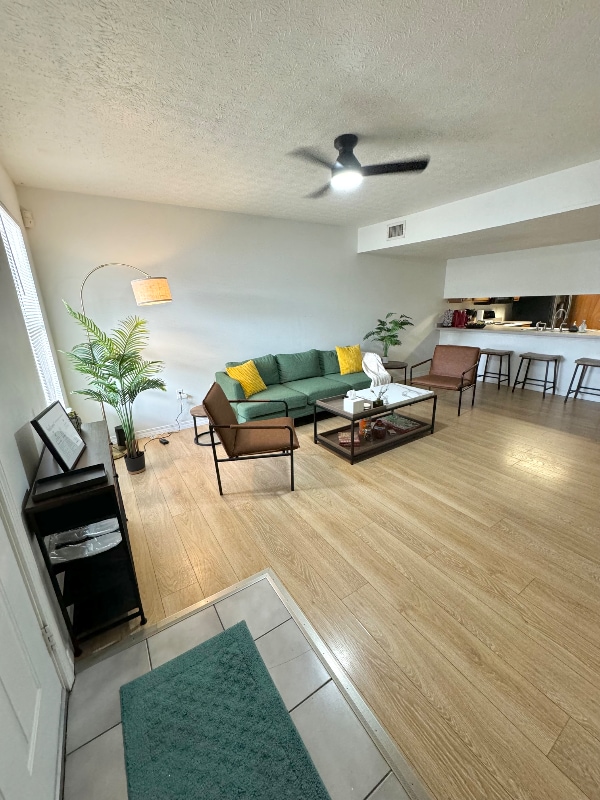 Primary Photo - 3 Chatelaine Cir SE