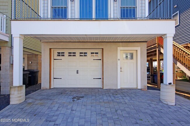 Building Photo - 9 Sea Drift Ave