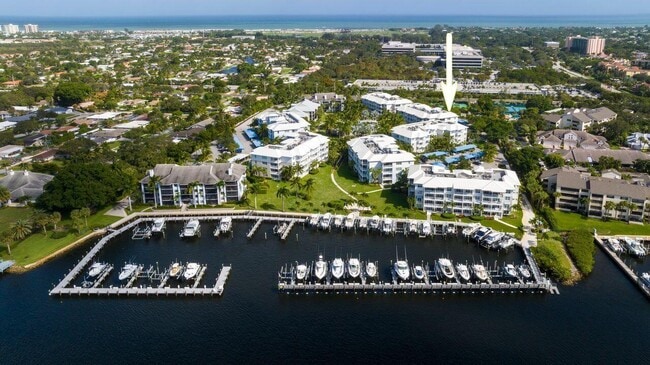 Building Photo - 814 Bay Colony Dr S