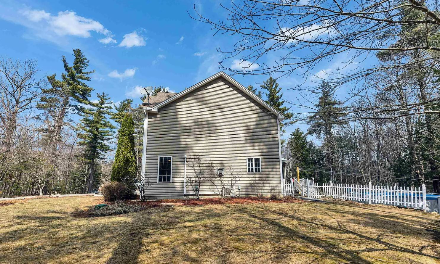 Building Photo - 5 Deer Run