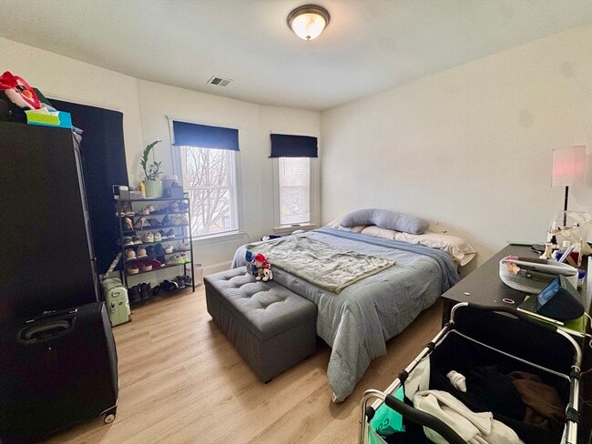 Building Photo - 127 Eliot St