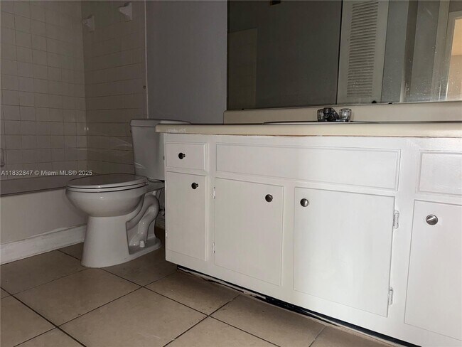 Building Photo - 3320 Pinewalk Dr N