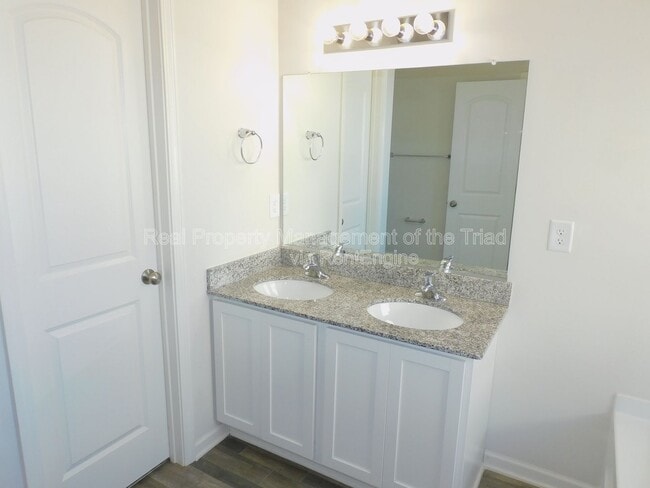 Building Photo - 18 Covey Ct