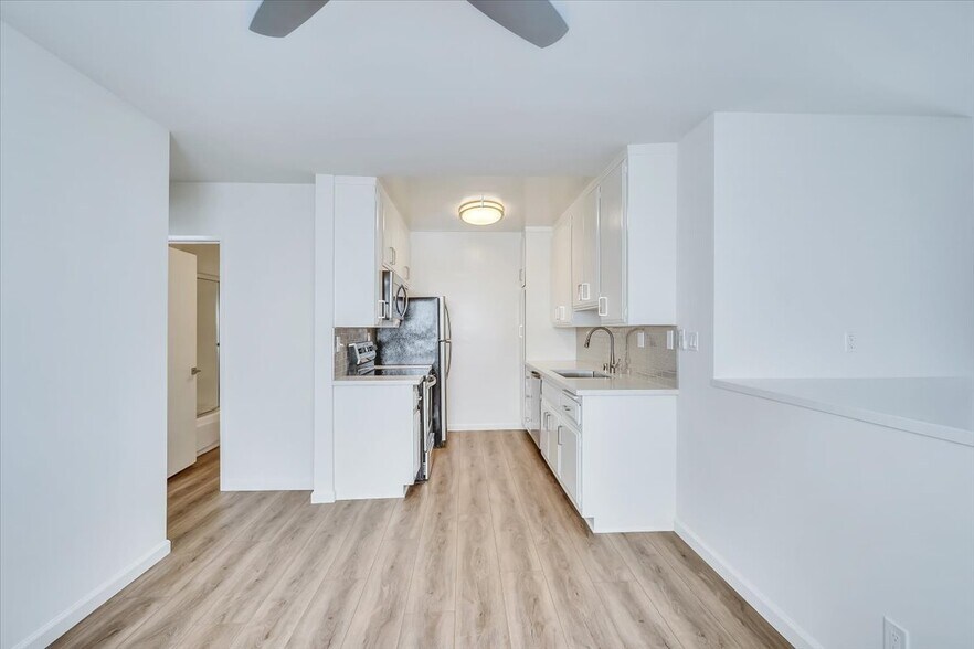 Building Photo - 1023 21st St